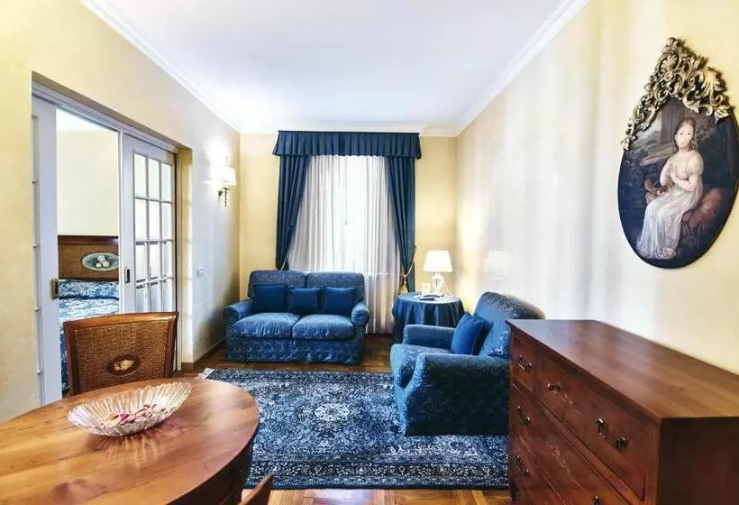 هتل Ambassador Palace