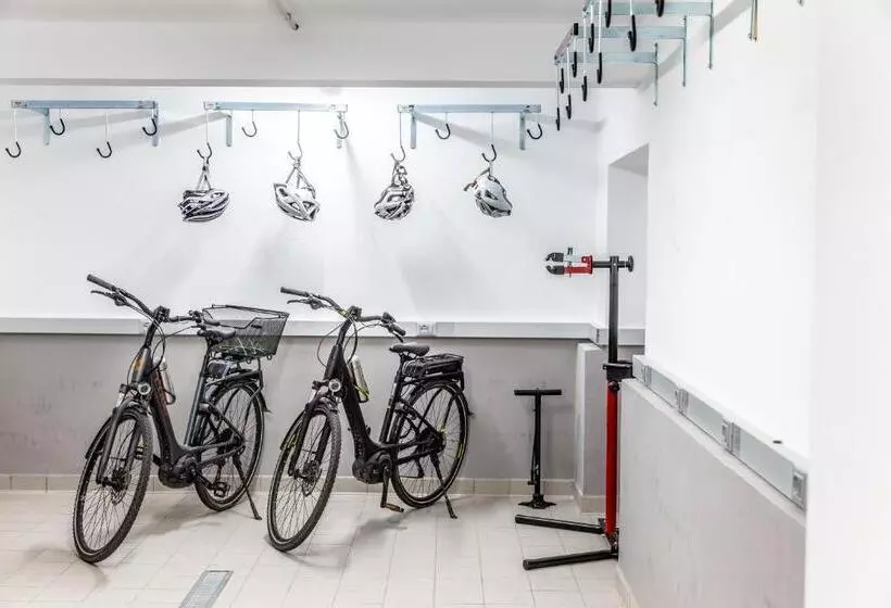 هتل Ambassador Palace