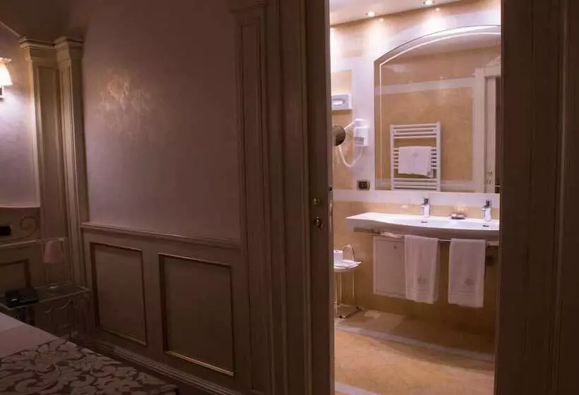 هتل Colomba D'oro