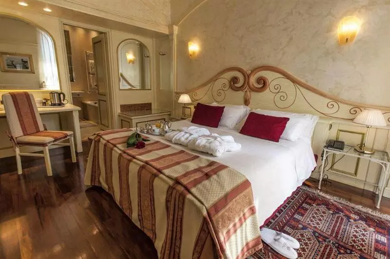 هتل Colomba D'oro