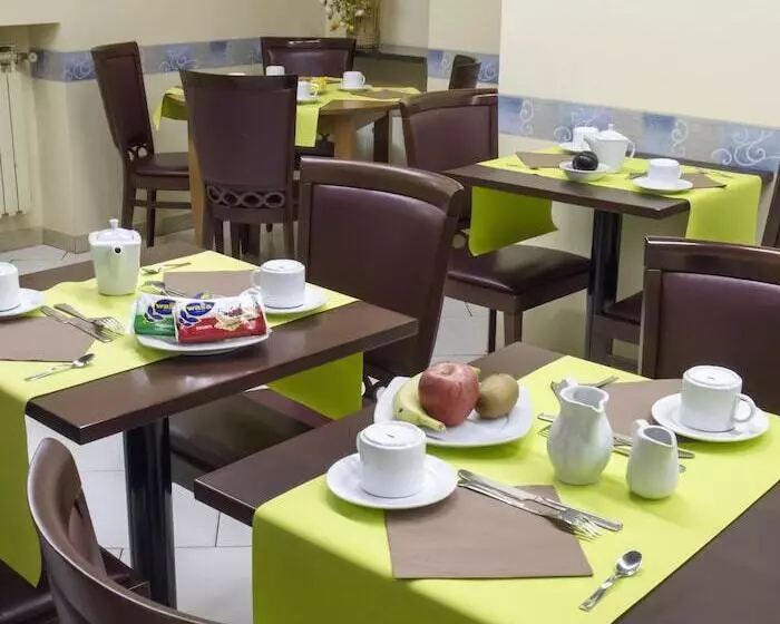 فندق Continental