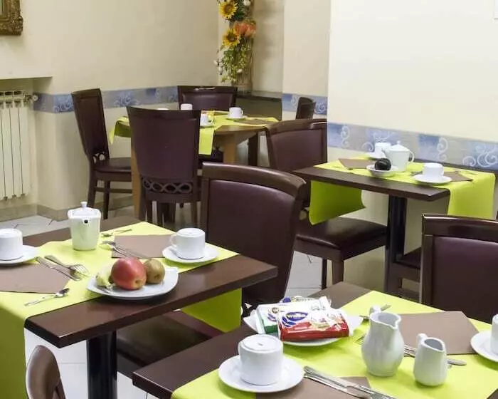 فندق Continental