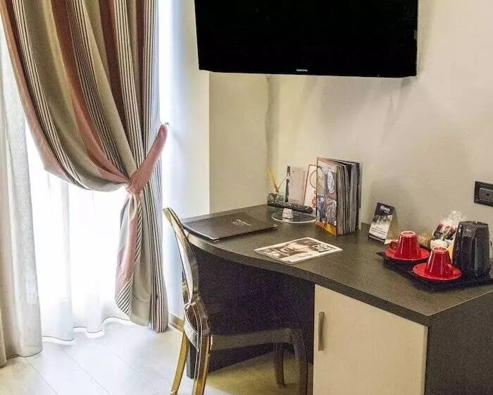 فندق Continental