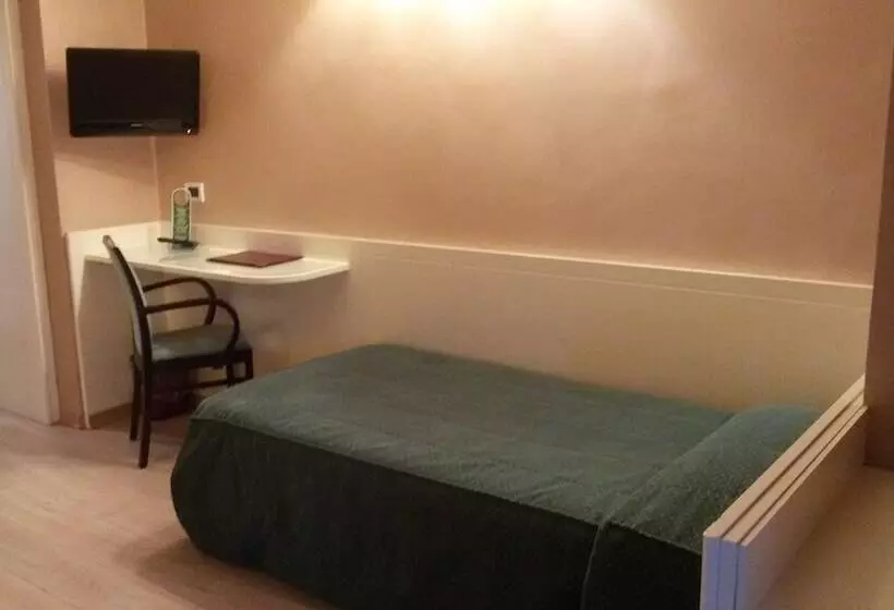 فندق Continental