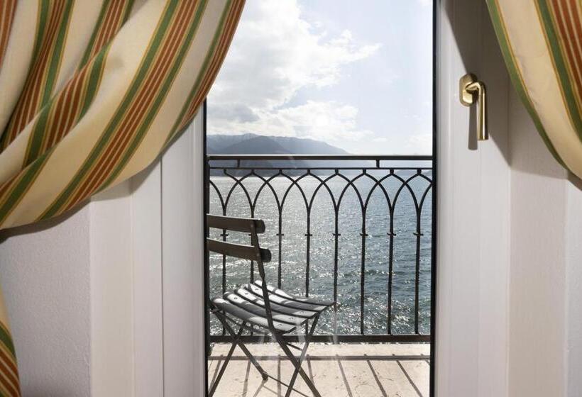 בית מלון כפרי Du Lac Varenna