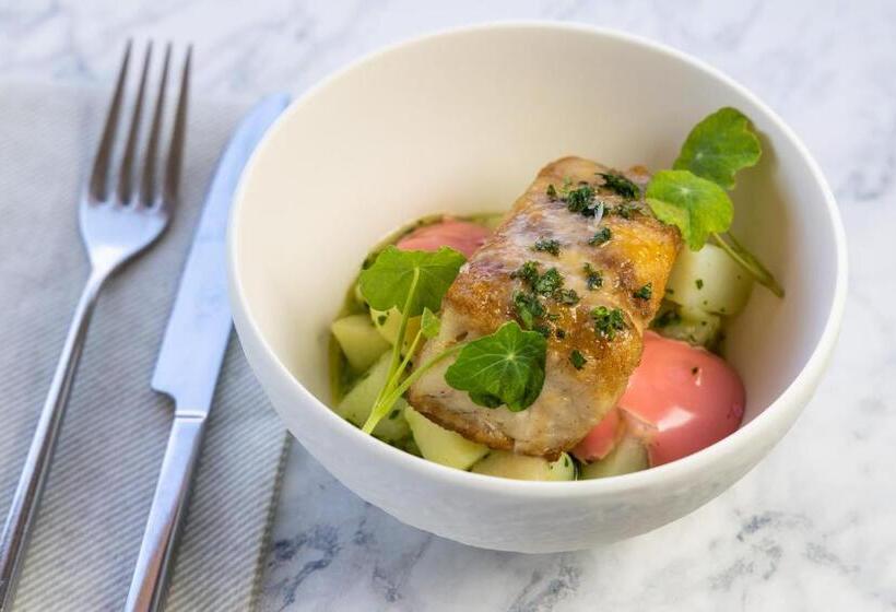 בית מלון כפרי Du Lac Varenna