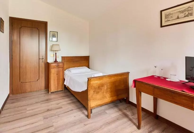 Отель Foresteria Castello Formentini