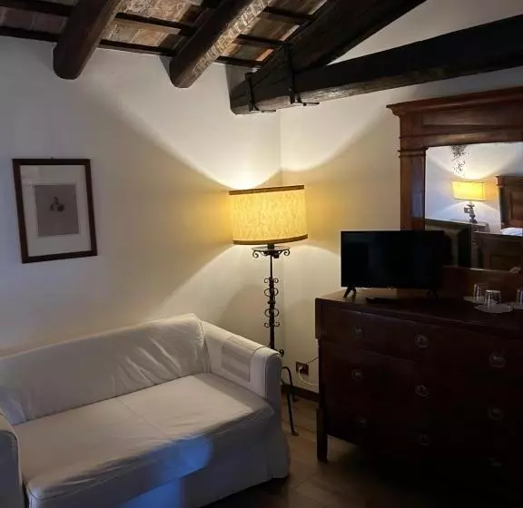 Отель Foresteria Castello Formentini