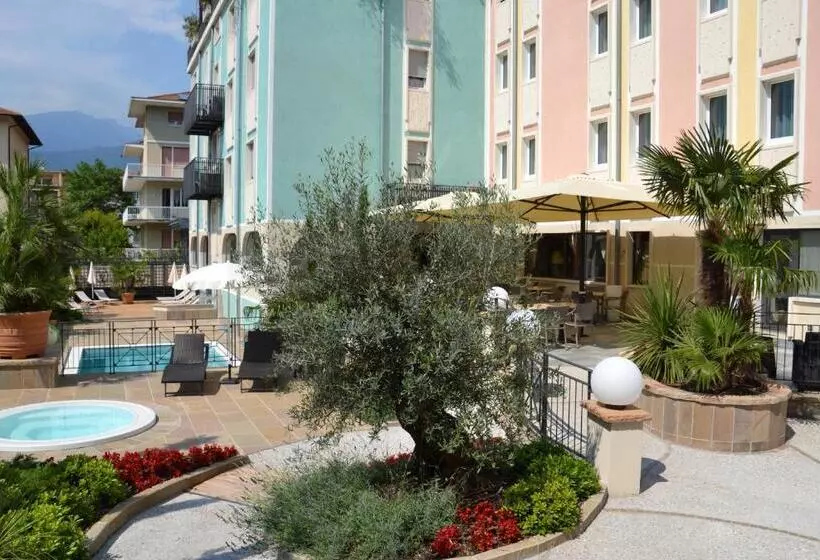 ホテル Leon D'oro