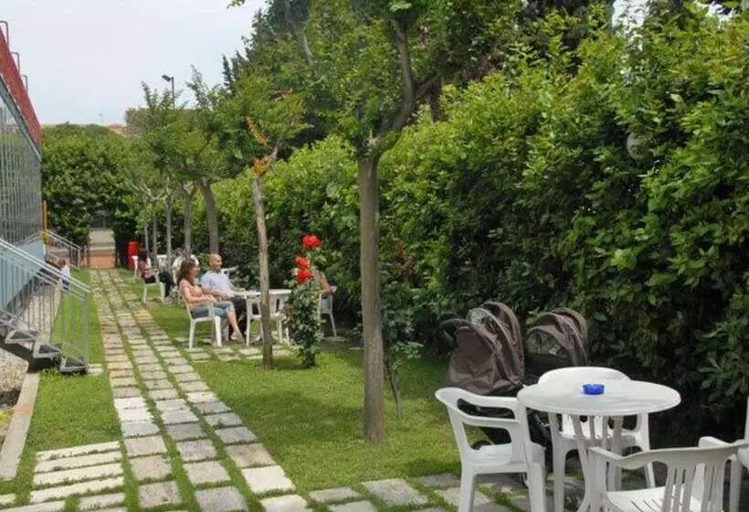 Отель President