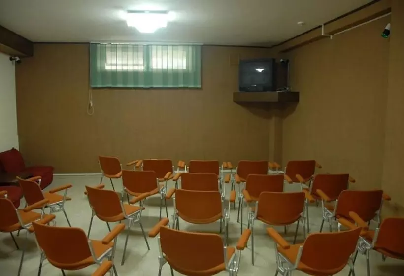 Отель President