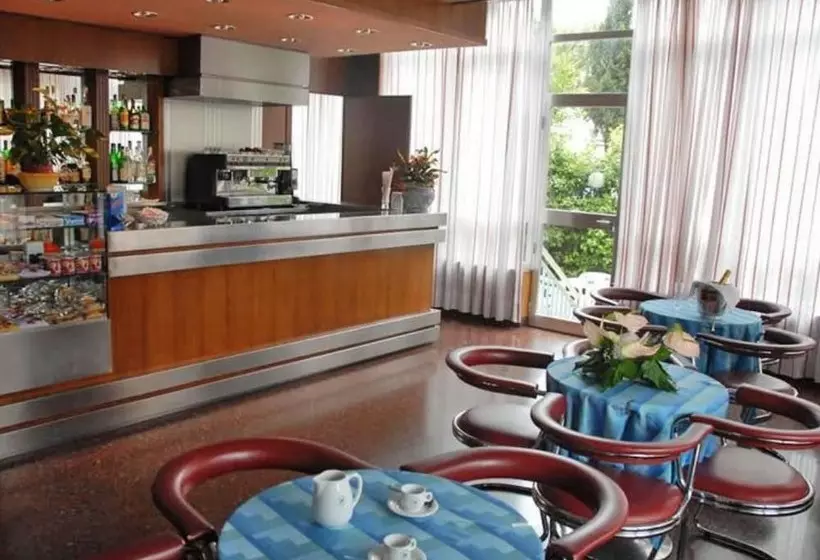 Отель President