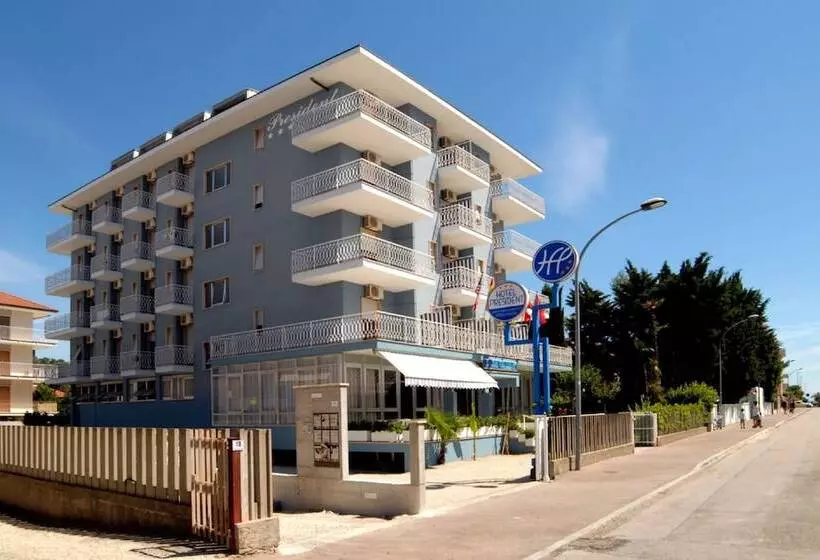 Отель President