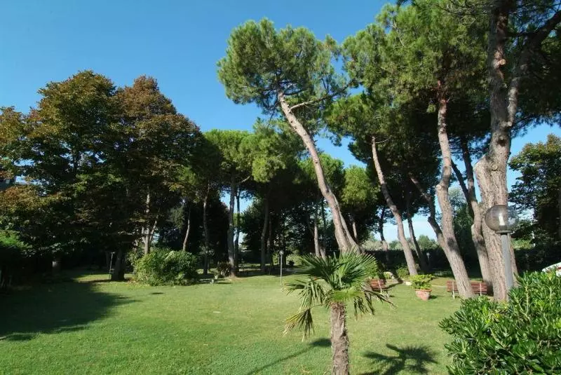 בית מלון כפרי Punta Nord Village &