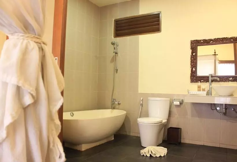 Diwangkara Beach Hotel And Resort