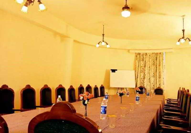 Отель Alleppey Prince