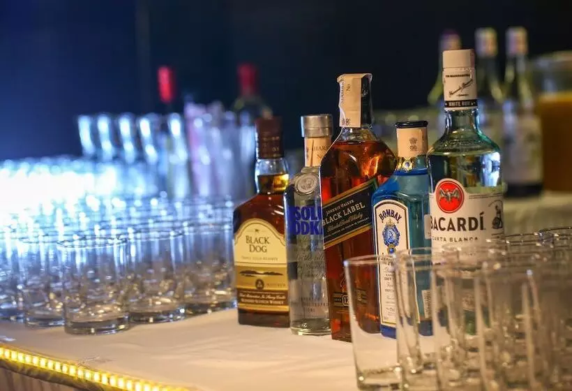 Fariyas Hotel Mumbai , Colaba