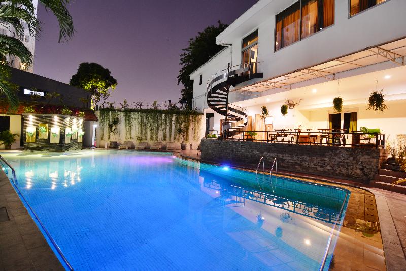 Szálloda Grand Inna Tunjungan