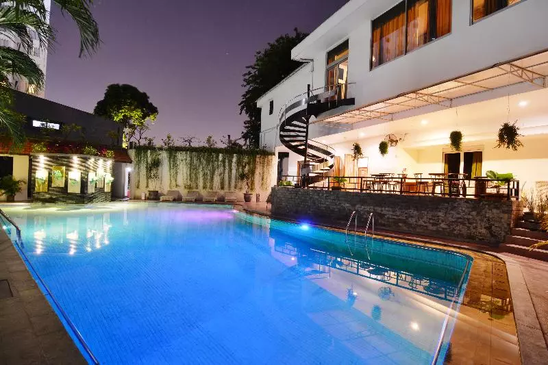 Hotel Grand Inna Tunjungan