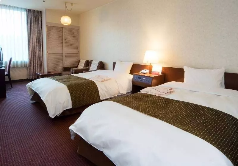 Hotell Kumamoto Kotsu Center