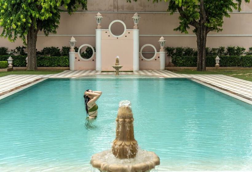 בית מלון כפרי Rajmahal Palace Raas