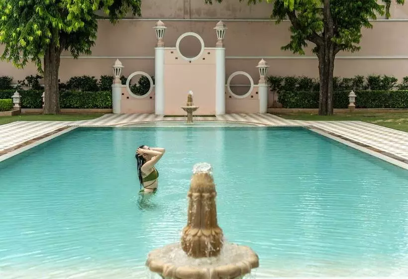 בית מלון כפרי Rajmahal Palace Raas