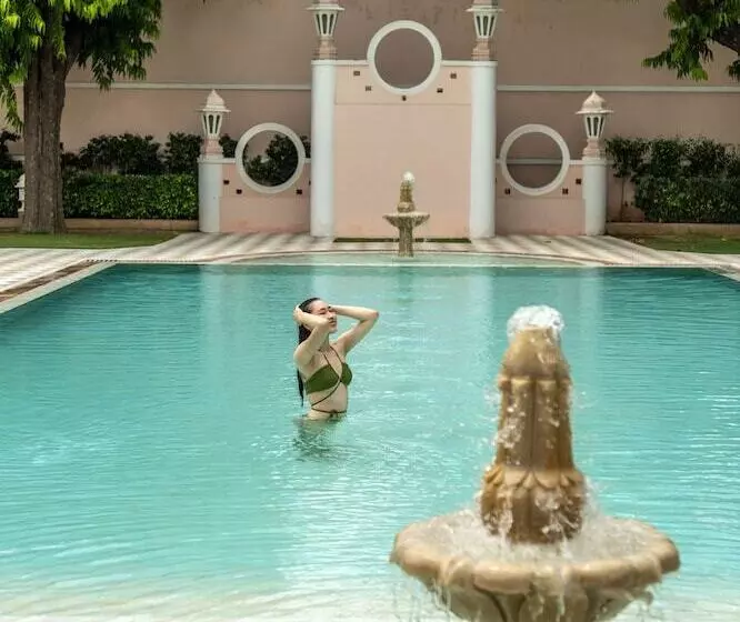 בית מלון כפרי Rajmahal Palace Raas