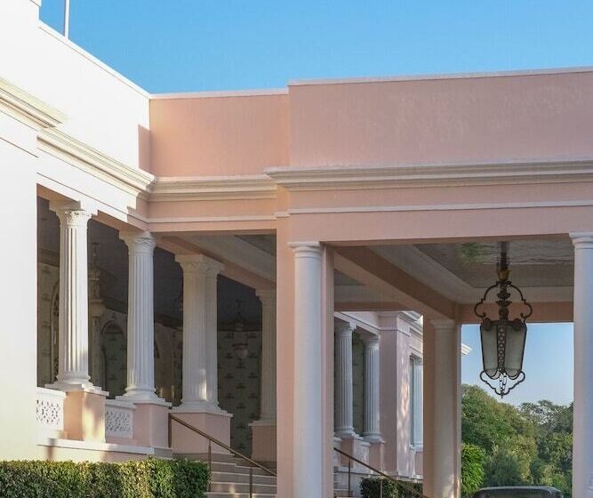 בית מלון כפרי Rajmahal Palace Raas