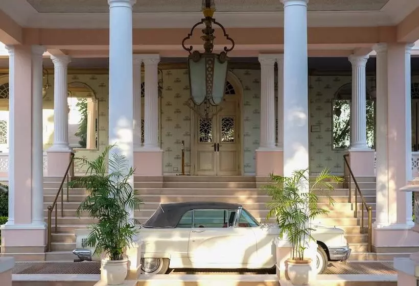 בית מלון כפרי Rajmahal Palace Raas