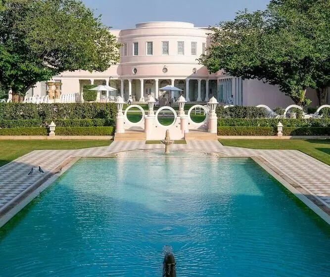 בית מלון כפרי Rajmahal Palace Raas