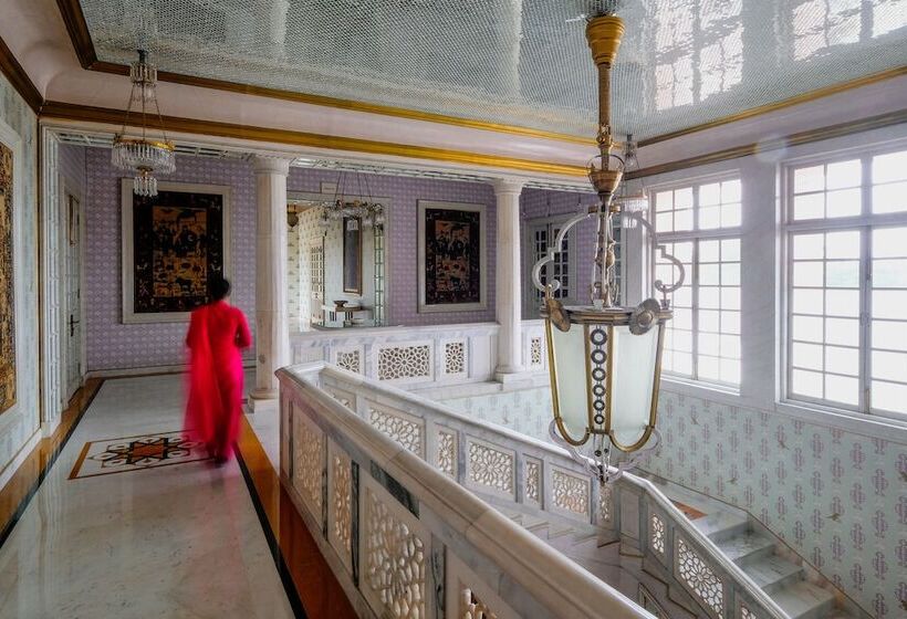 בית מלון כפרי Rajmahal Palace Raas