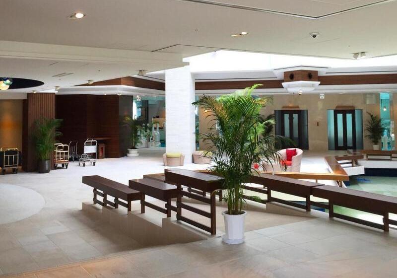 هتل Sheraton Okinawa Sunmarina Resort