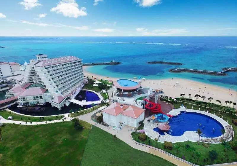 فندق Sheraton Okinawa Sunmarina Resort