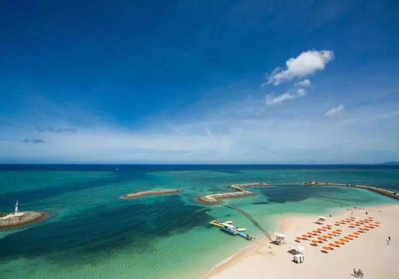 فندق Sheraton Okinawa Sunmarina Resort