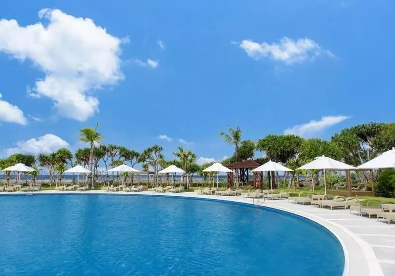 فندق Sheraton Okinawa Sunmarina Resort