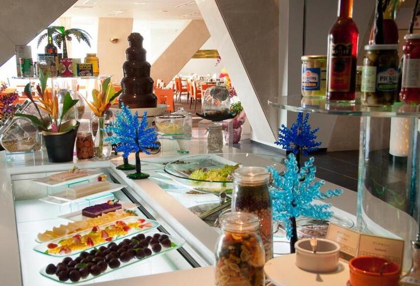 هتل Sheraton Okinawa Sunmarina Resort