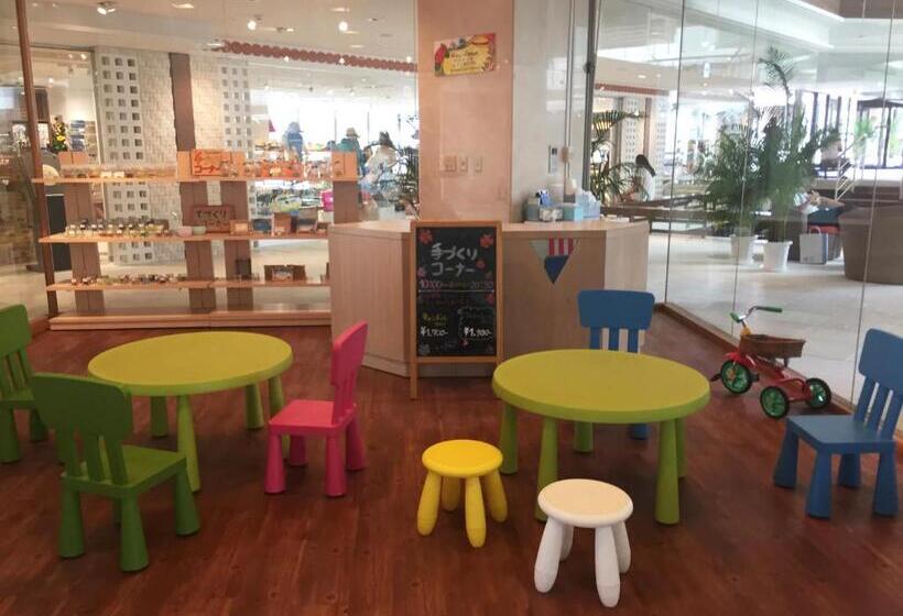 هتل Sheraton Okinawa Sunmarina Resort