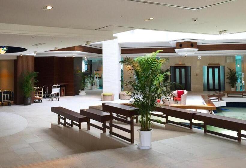 هتل Sheraton Okinawa Sunmarina Resort