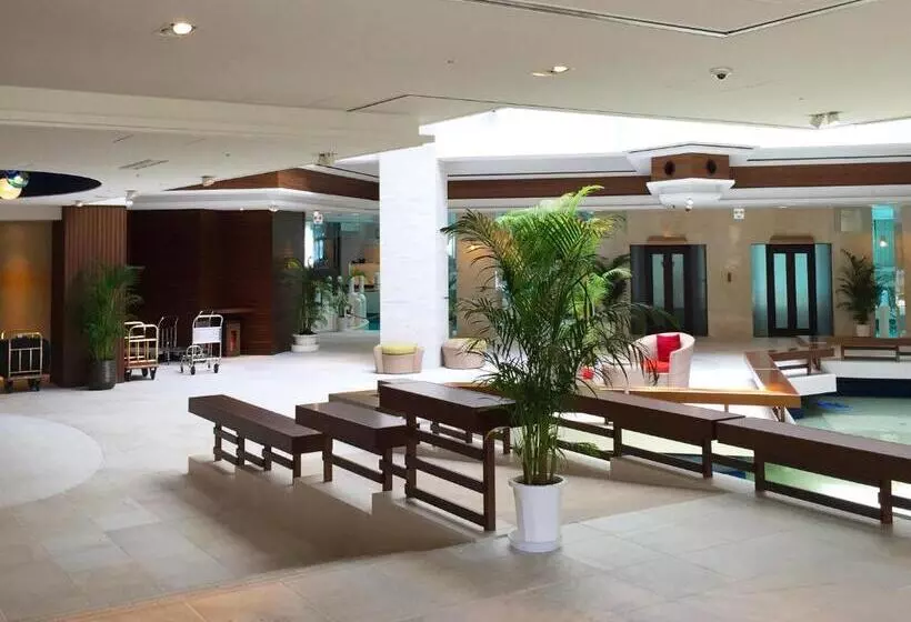 فندق Sheraton Okinawa Sunmarina Resort