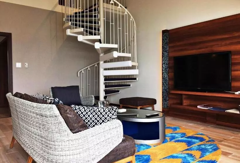 فندق Sheraton Okinawa Sunmarina Resort