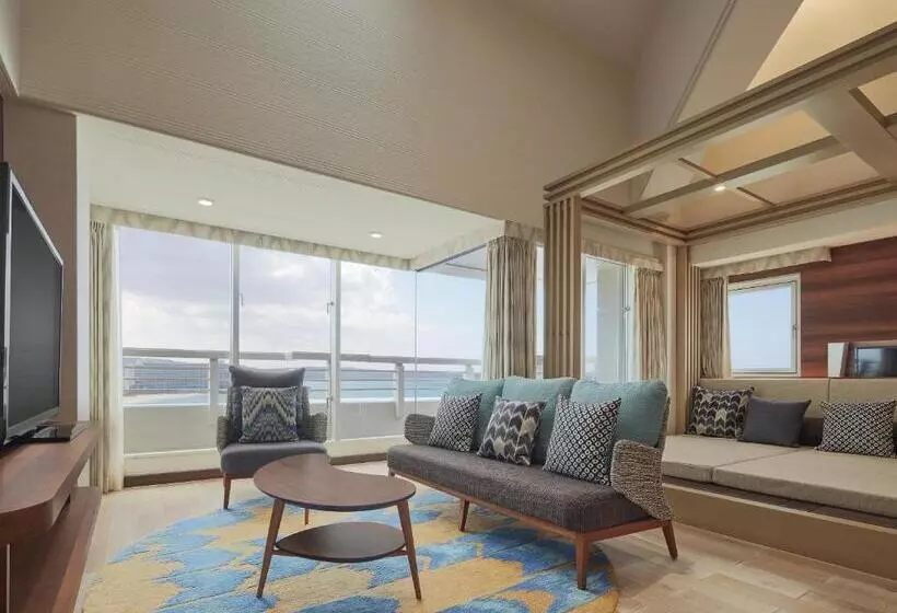 فندق Sheraton Okinawa Sunmarina Resort