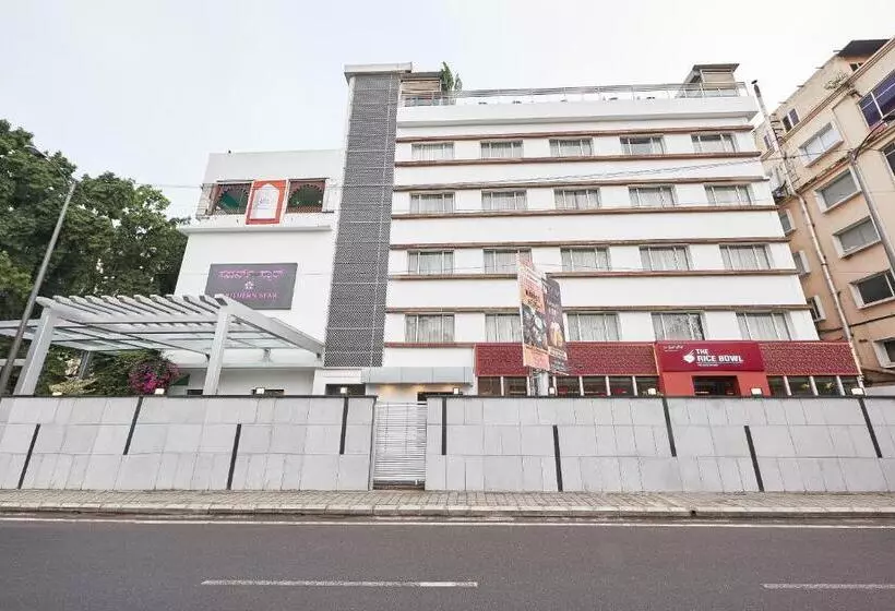 호텔 Southern Star Bangalore