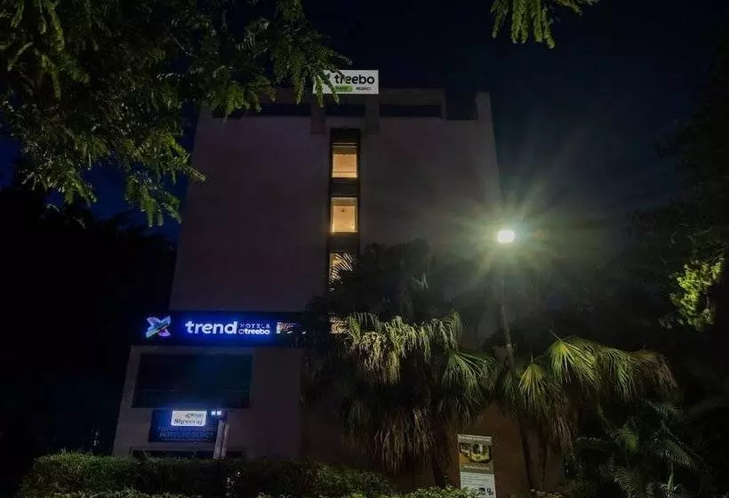 Hotel Treebo Regency Bund Garden, Dhole Patil Road