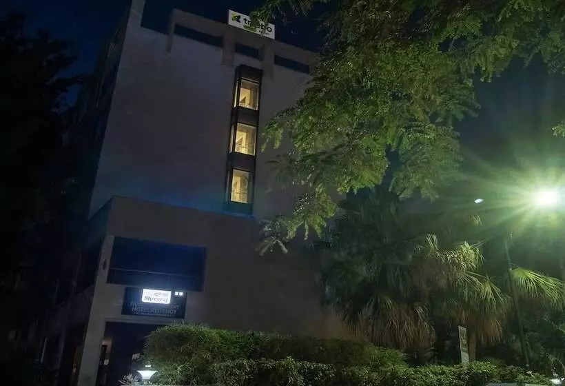 Hotel Treebo Regency Bund Garden, Dhole Patil Road