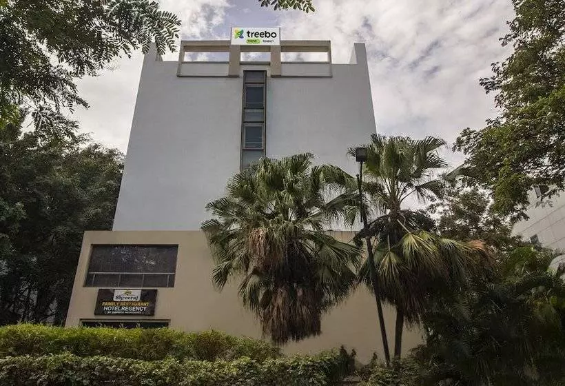 Hotel Treebo Regency Bund Garden, Dhole Patil Road