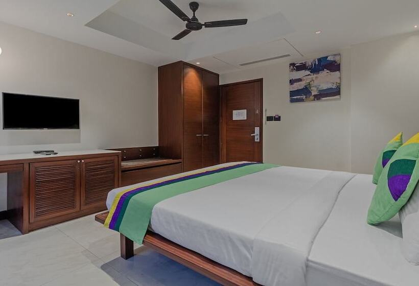 Hotel Treebo Regency Bund Garden, Dhole Patil Road