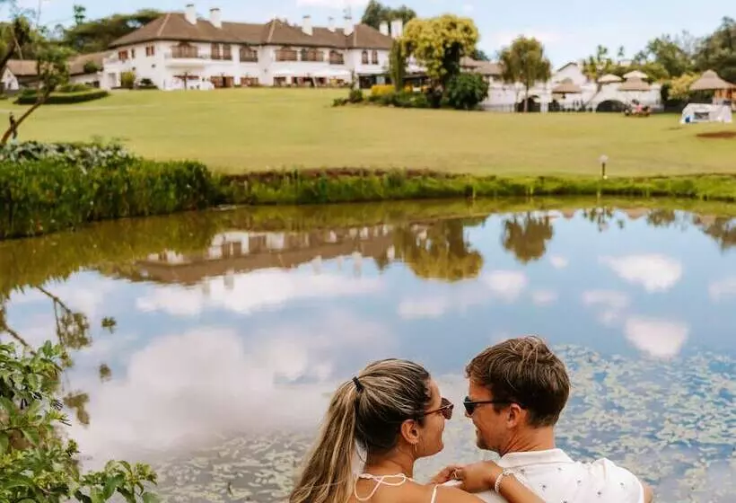 호텔 Fairmont Mount Kenya Safari Club