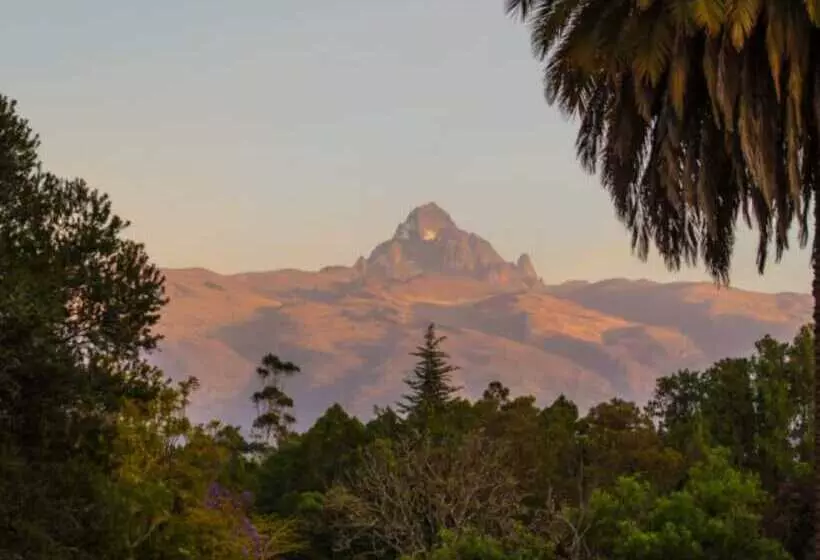 호텔 Fairmont Mount Kenya Safari Club