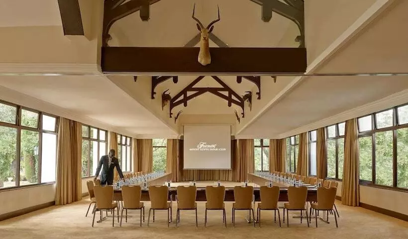 호텔 Fairmont Mount Kenya Safari Club