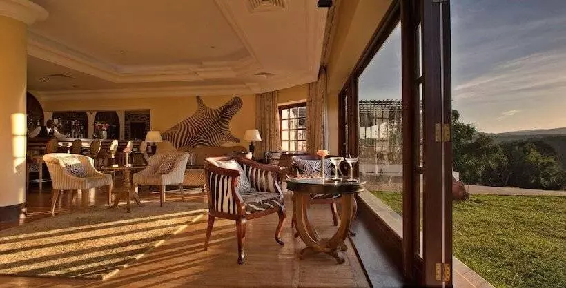 호텔 Fairmont Mount Kenya Safari Club